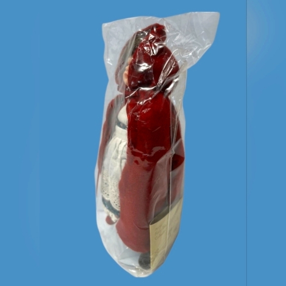 NIB VINTAGE 1985 AVON FAIRYTAIL COLLECTION LITTLE RED RIDING HOOD PORCELAIN DOLL - Picture 9 of 12